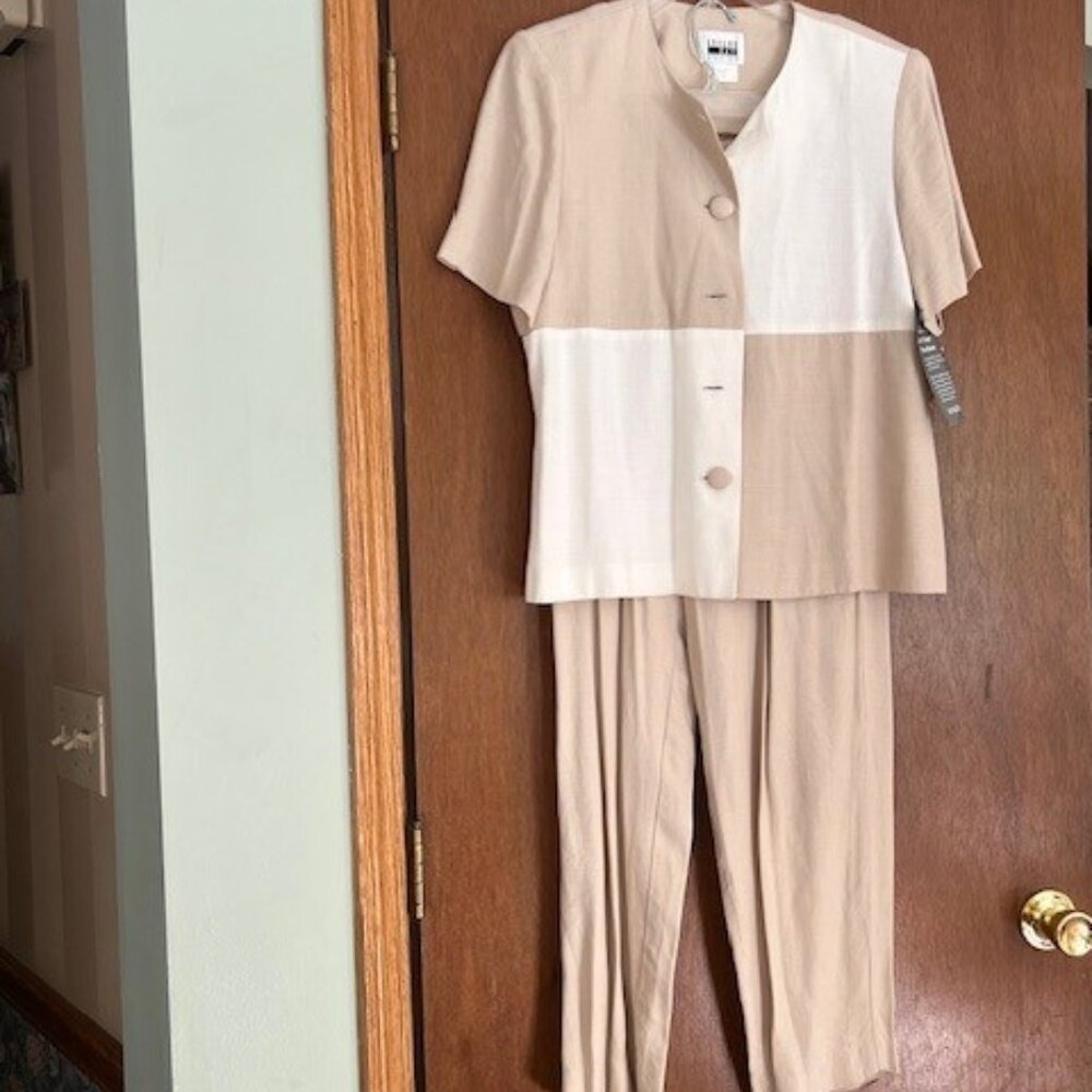 NWT Leslie Fay Dresses Petite Pant suit size 14P, tan and white